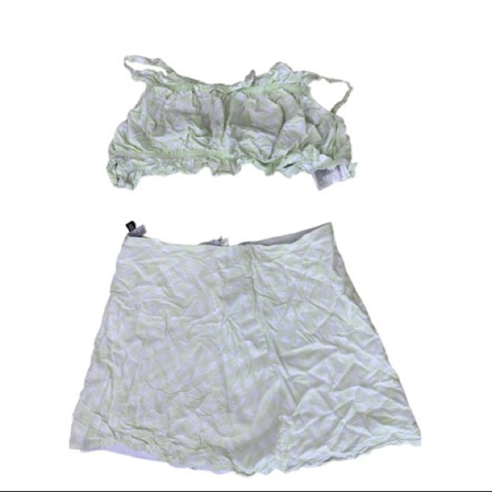 Skirt and top - green lines